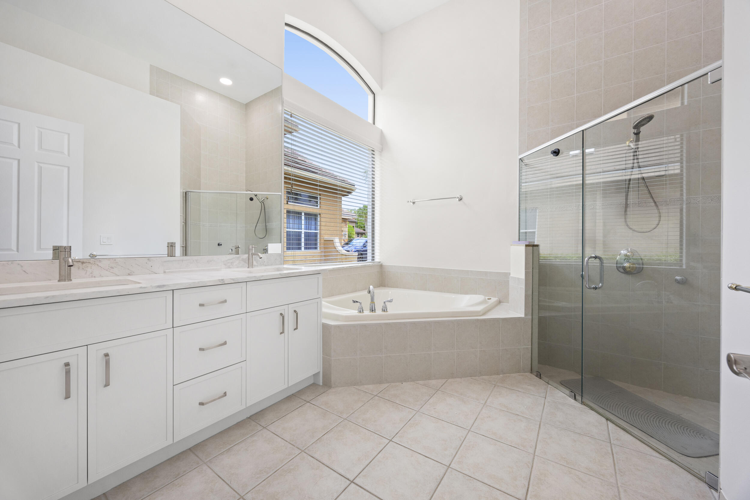 VERSAILLES - Residential