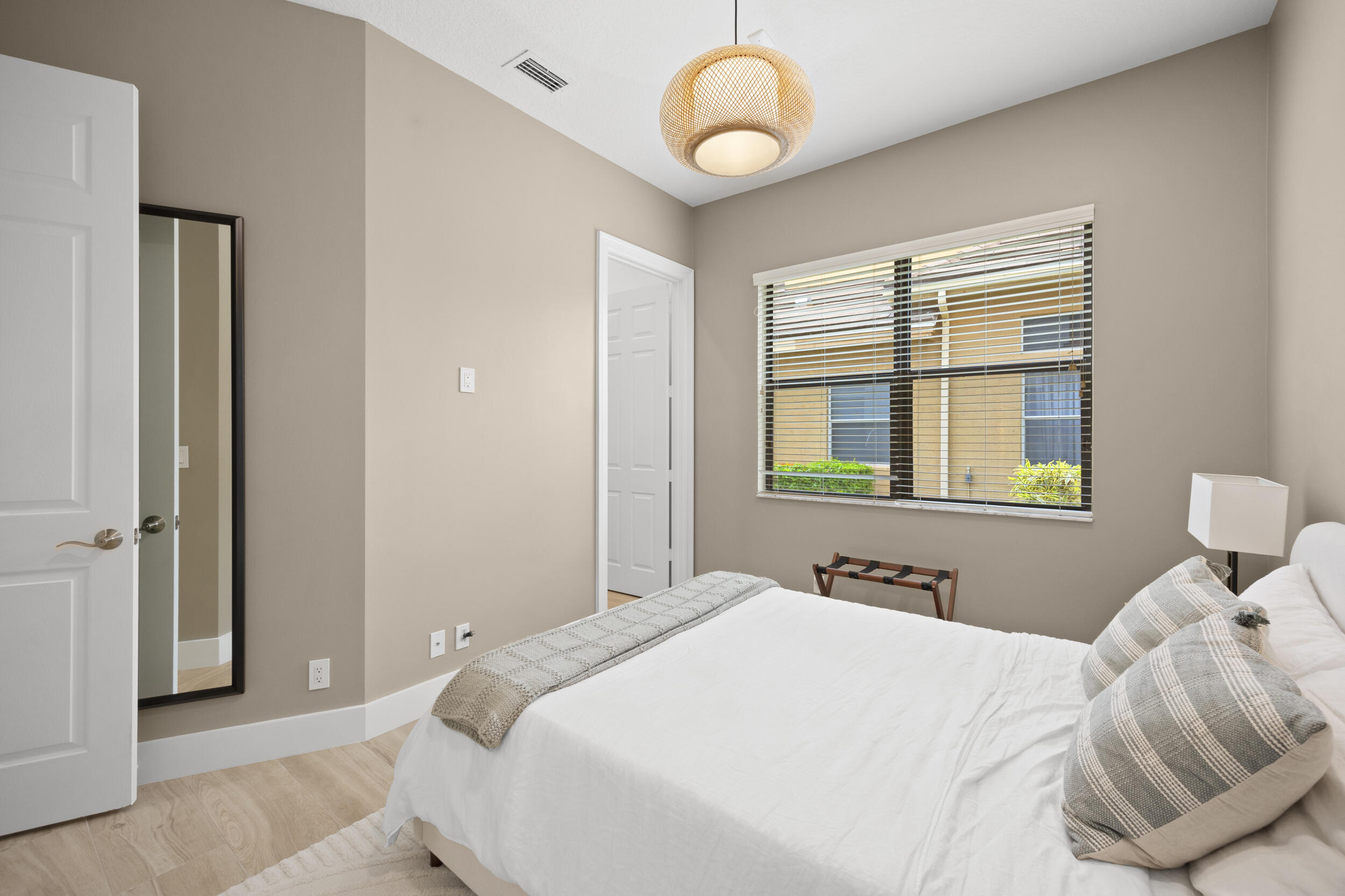 VERSAILLES - Residential