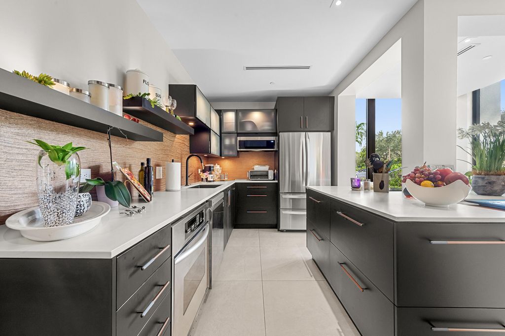 Photo of 7819 Lakeside Boulevard #814, Boca Raton, FL 33434 (MLS # R11130551)