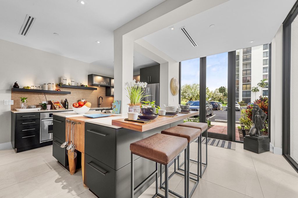 Photo of 7819 Lakeside Boulevard #814, Boca Raton, FL 33434 (MLS # R11130551)