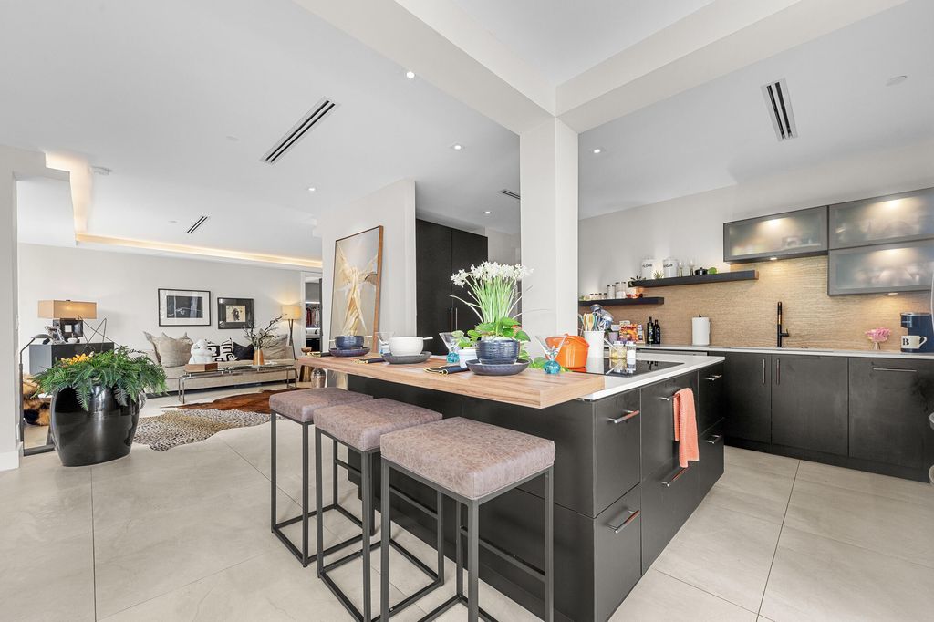 Photo of 7819 Lakeside Boulevard #814, Boca Raton, FL 33434 (MLS # R11130551)