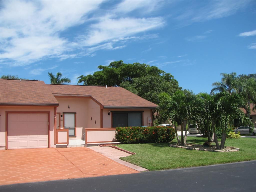 Photo of 2 Winchmore Lane Ln, Boynton Beach, FL 33426 (MLS # R10712723)