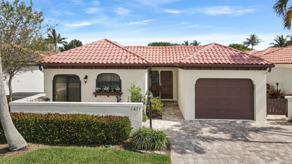 Photo of 1471 Via Miguel, Jupiter, FL 33477 (MLS # R10717985)