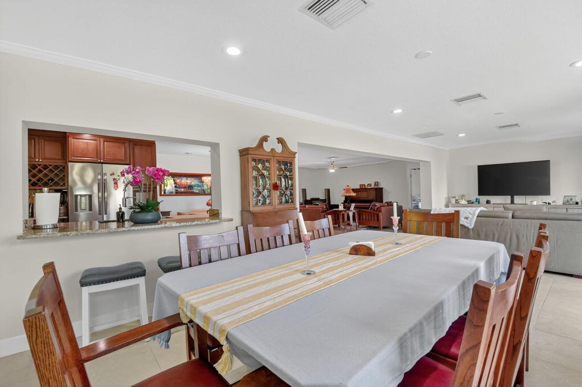 PINE VILLAS 10 - Residential