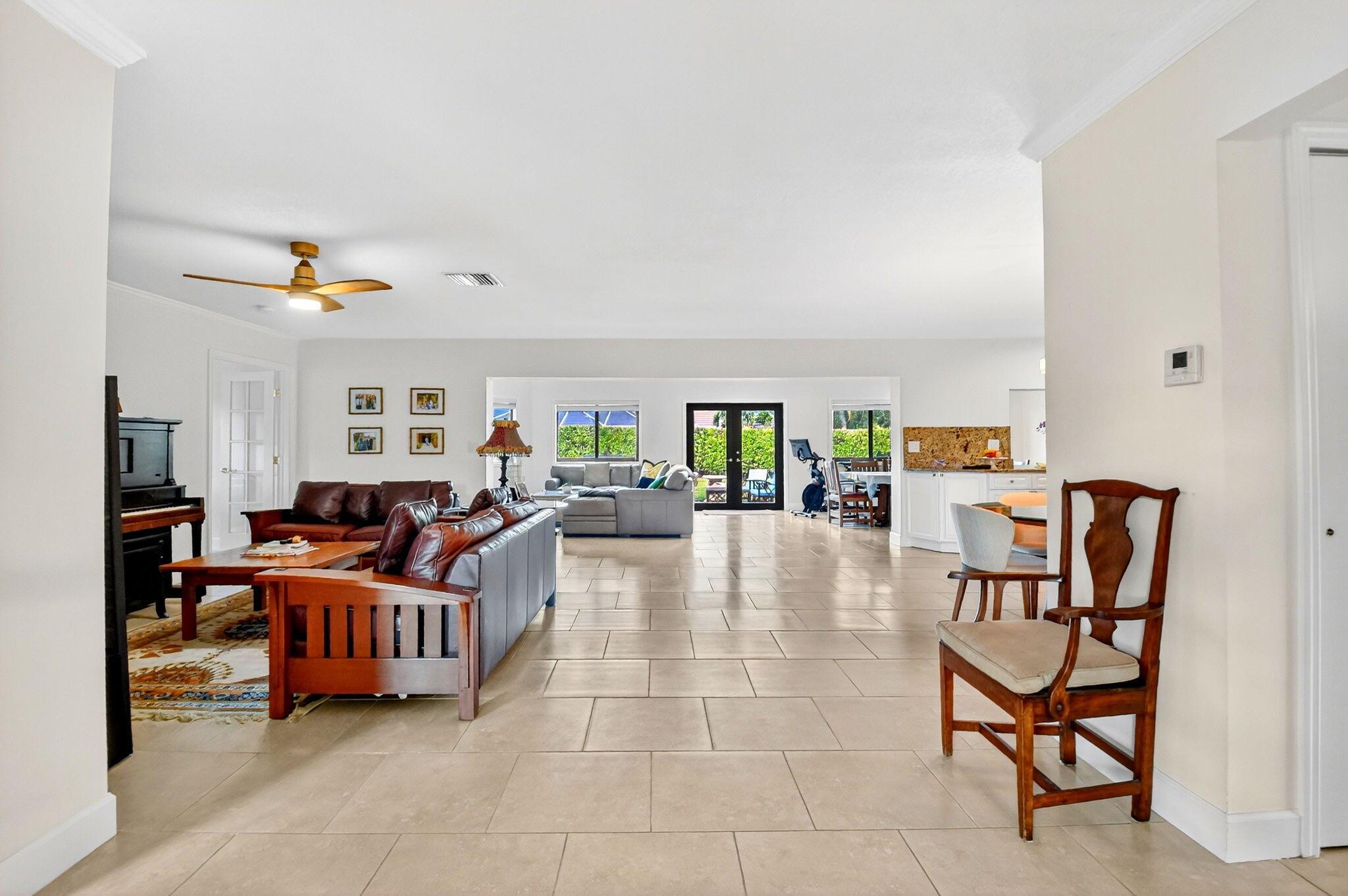 PINE VILLAS 10 - Residential