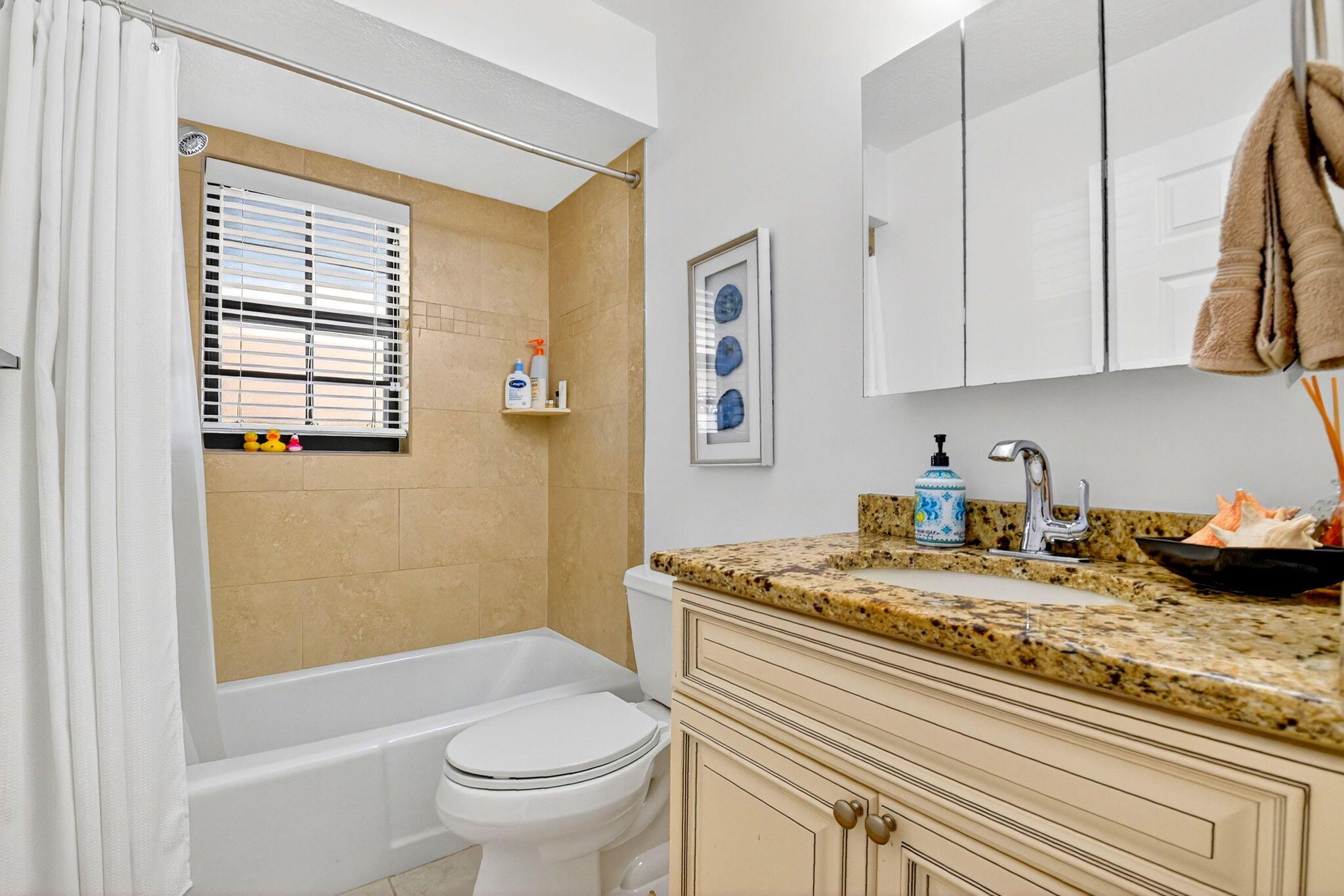 PINE VILLAS 10 - Residential