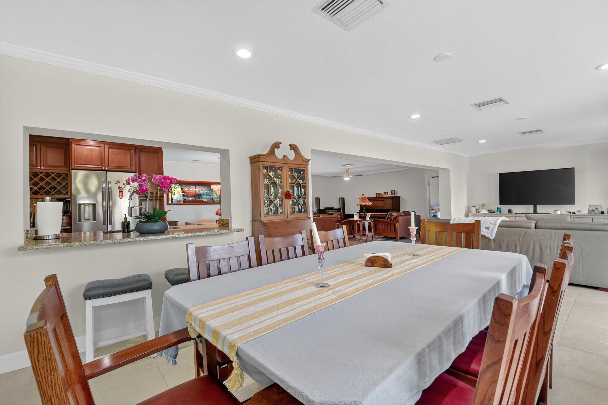 PINE VILLAS 10 - Residential