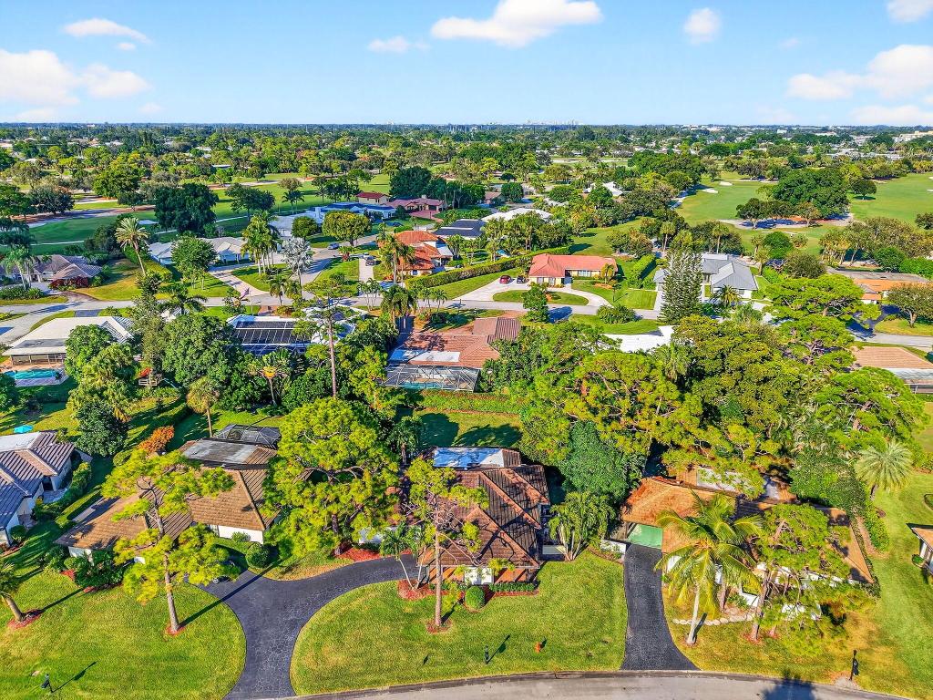 PINE VILLAS 10 - Residential