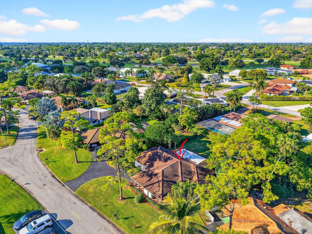 PINE VILLAS 10 - Residential