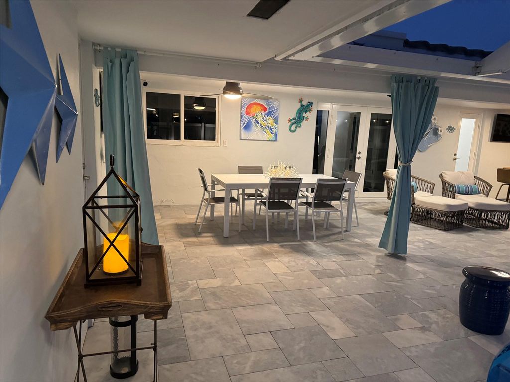 listing image 80