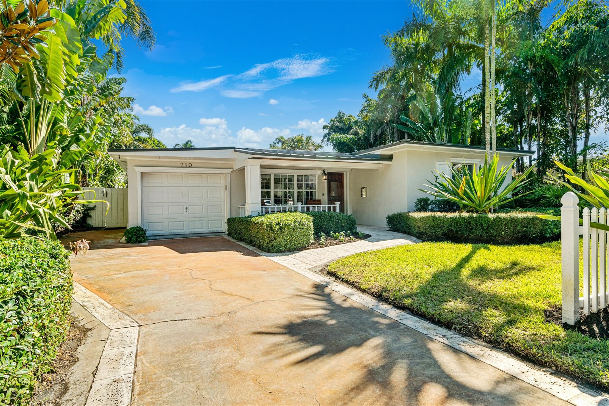 710 NE 16th Ave