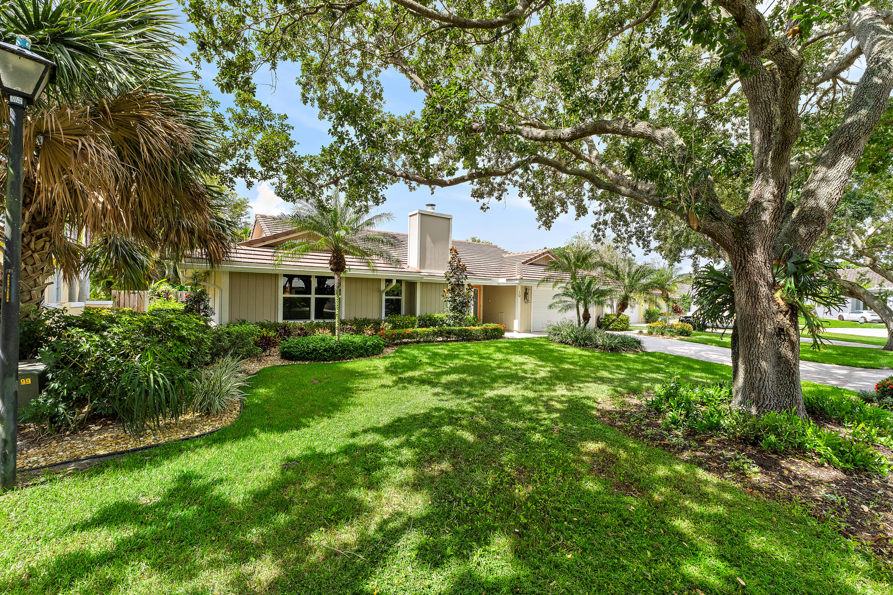 10 Bentwood Road