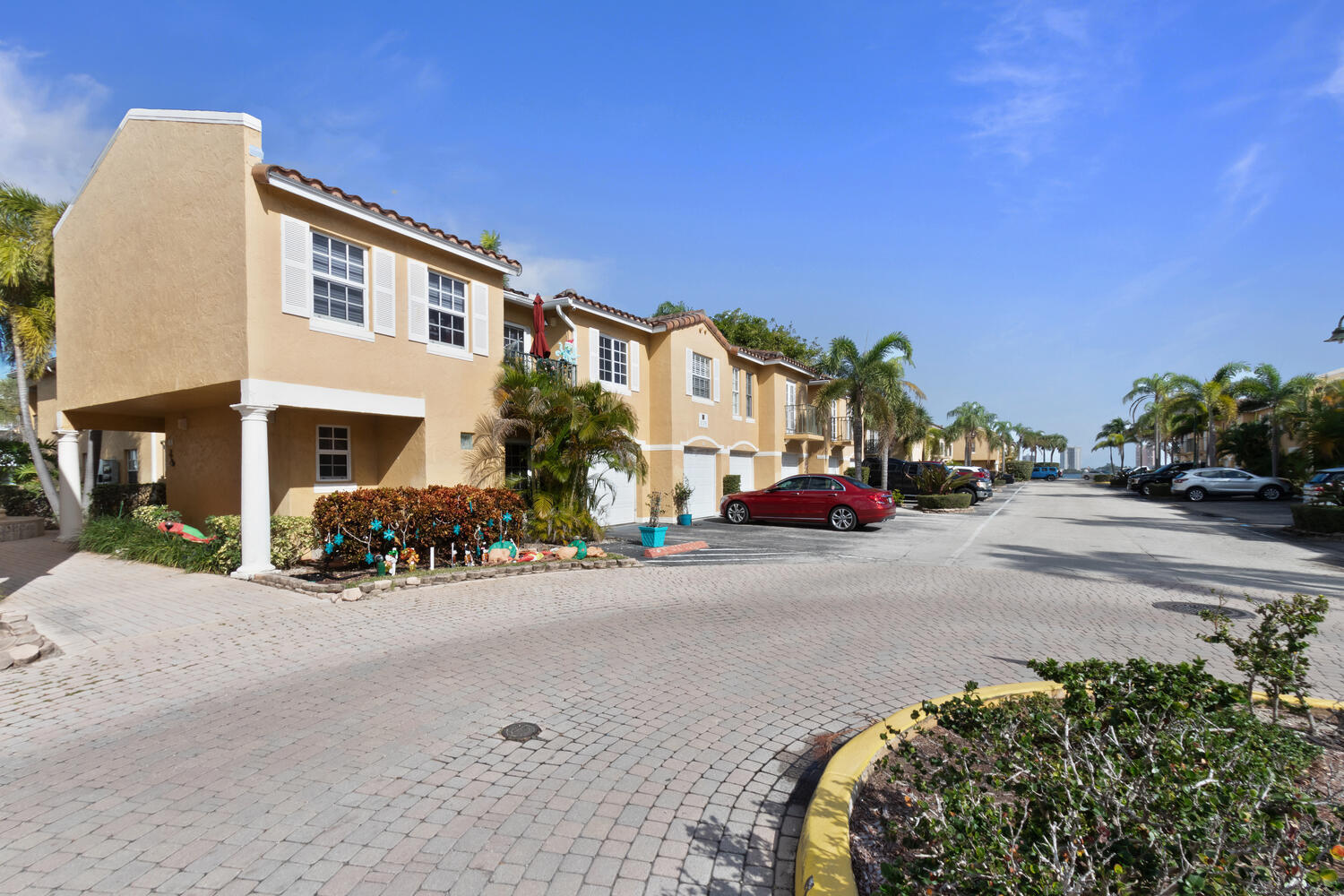 1135 Lake Shore Drive 206