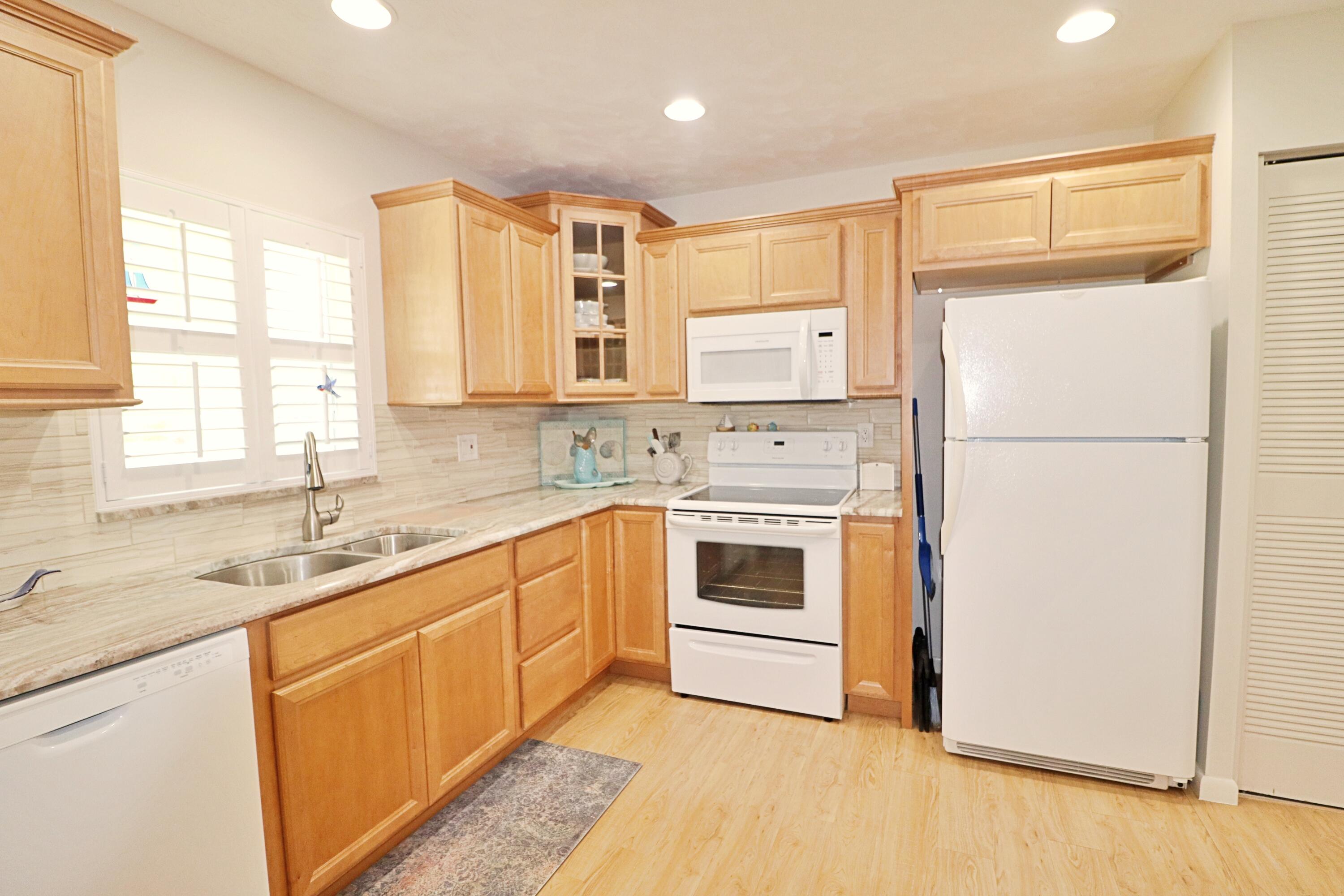 HIGH POINT OF FORT PIERCE CONDOMINIUM SECTION 3 - Residential