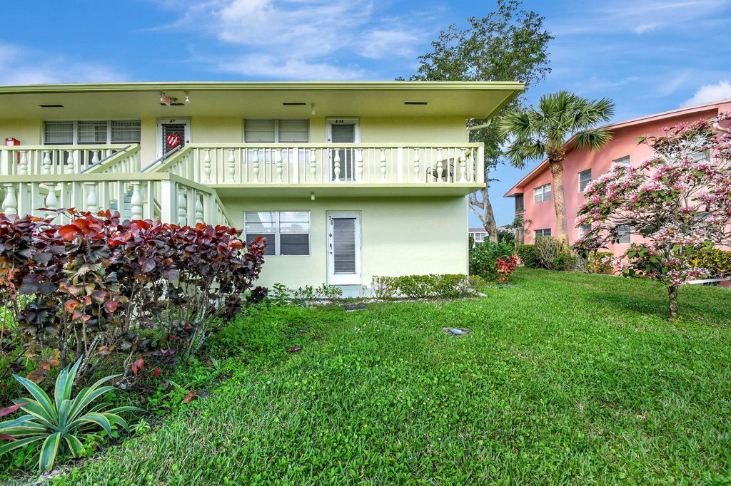 Photo of 48 Sheffield B, West Palm Beach, FL 33417 (MLS # R11151211)