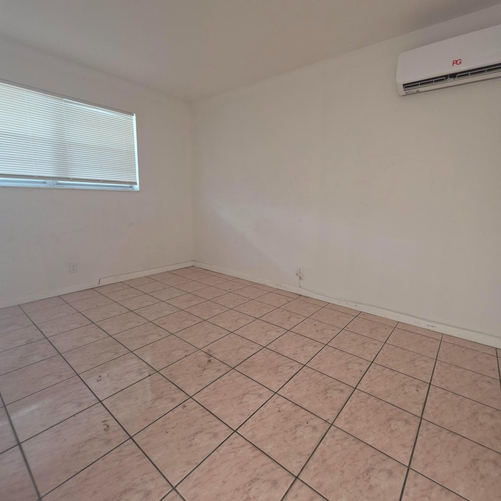 Photo of 1826 Sherman Street #Apt 7, Hollywood, FL 33020 (MLS # B26078410)