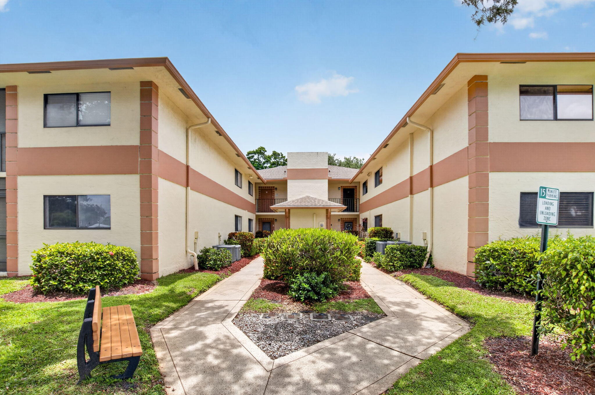 View photos, virtual tours, details... 15401 Pembridge Avenue 15