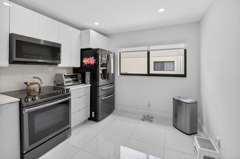 Tiny photo for 15401 Pembridge Avenue #15, Delray Beach, FL 33484 (MLS # B26034142)