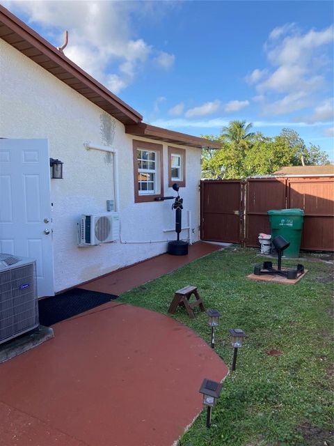 4232 SW 20th Fort Lauderdale FL 33317