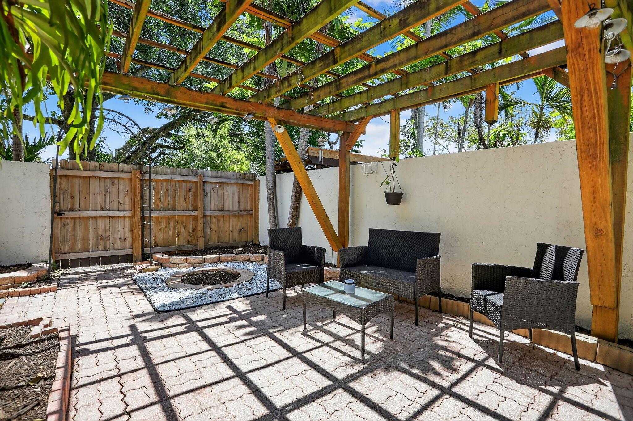 PINES WEST - Residential
