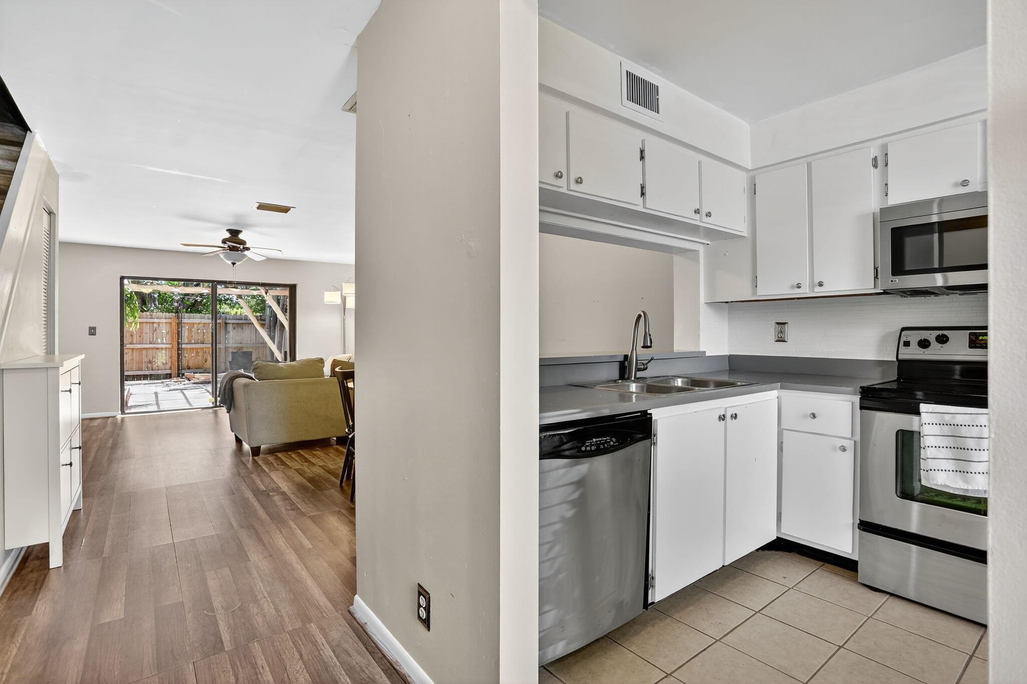 3072 S Oakland Forest Drive 406