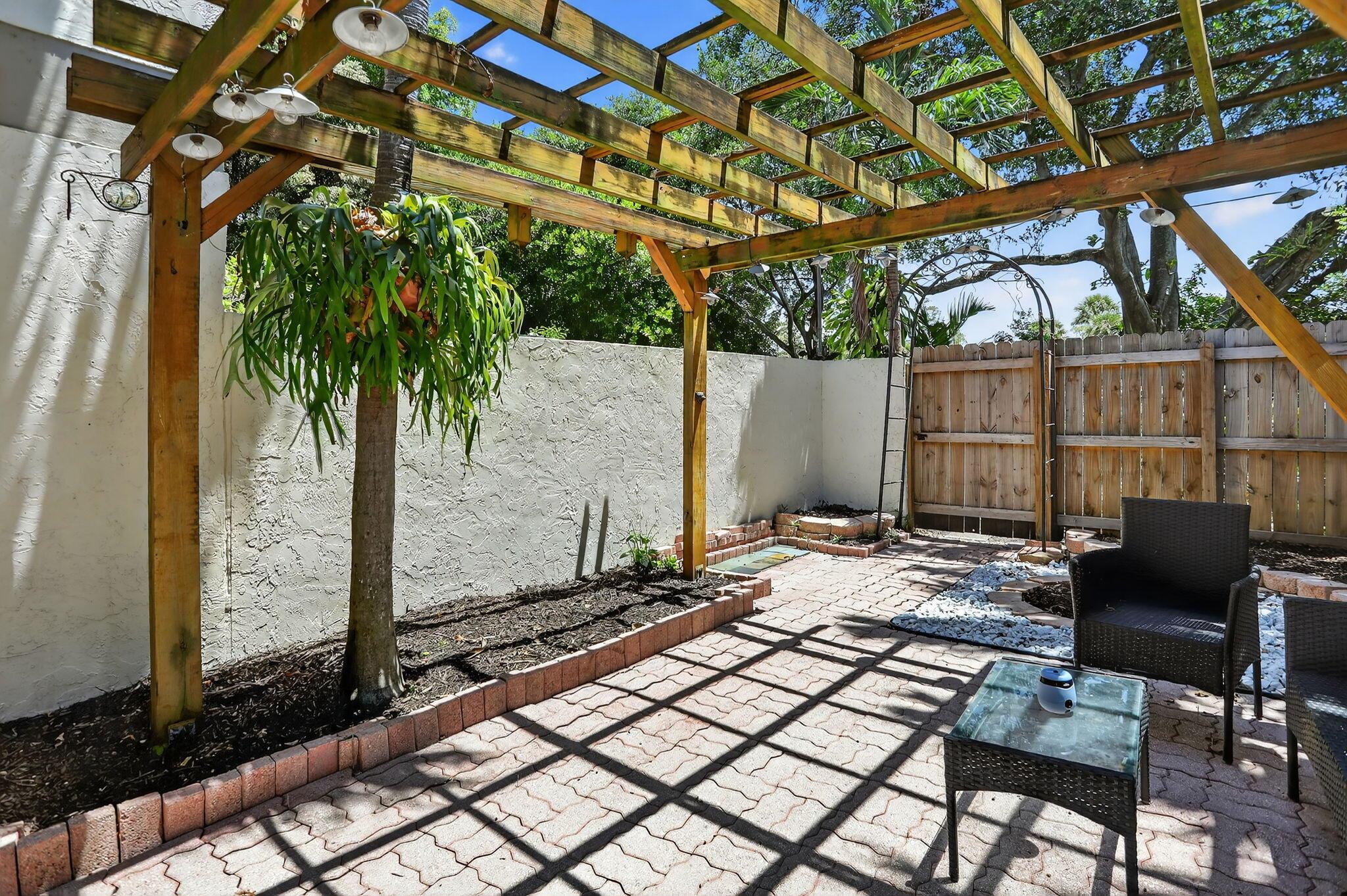 PINES WEST - Residential
