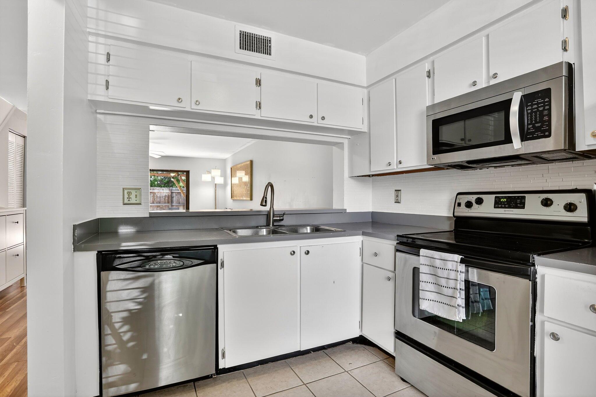 3072 S Oakland Forest Drive 406