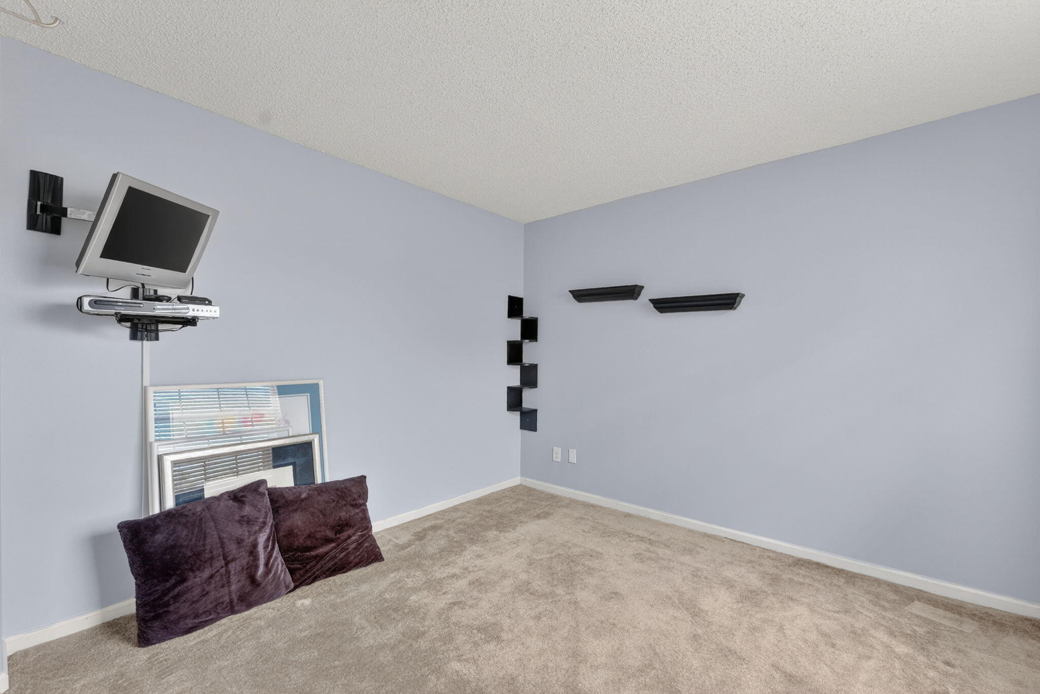 STIRLING MEADOWS - Residential