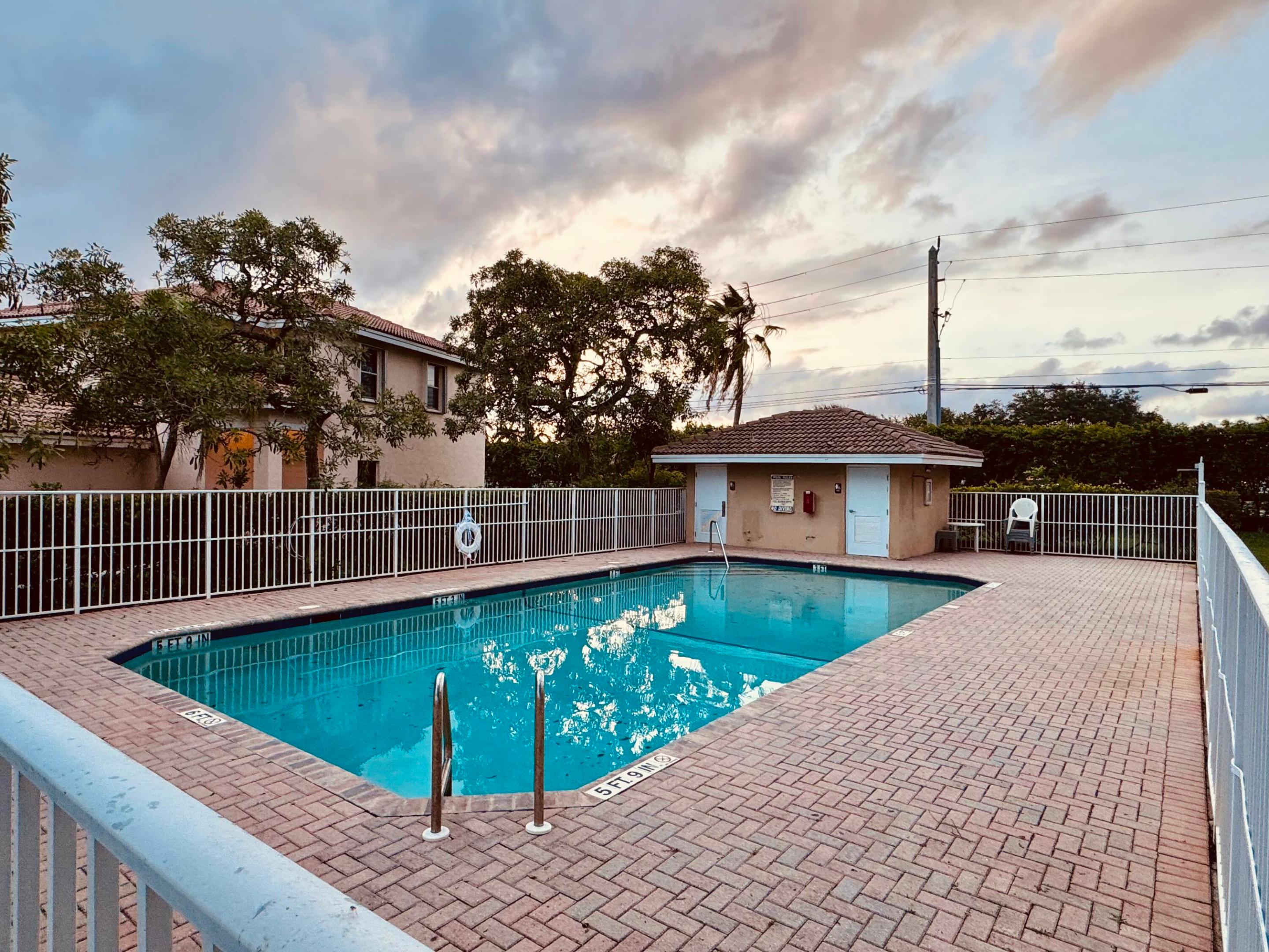 STIRLING MEADOWS - Residential