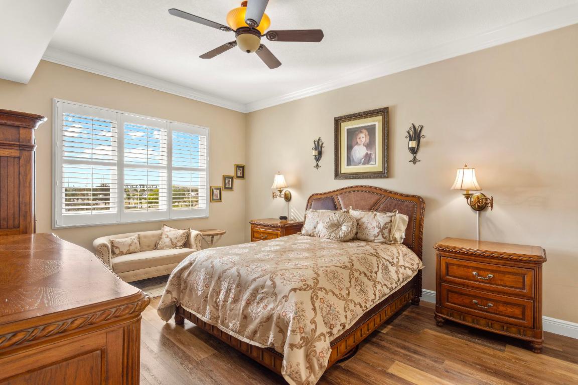 HARBOUR ISLE AT HUTCHINSON ISLAND WEST, A CONDOMIN - Residential