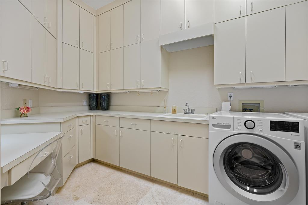 ADMIRALS COVE - Residential