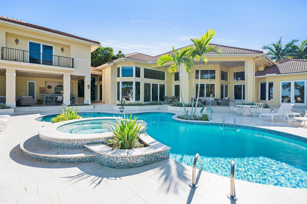 ADMIRALS COVE - Residential