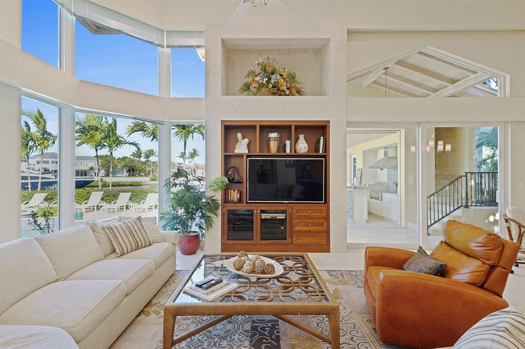 ADMIRALS COVE - Residential