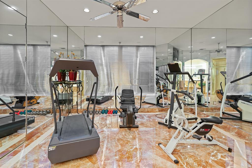 ADMIRALS COVE - Residential