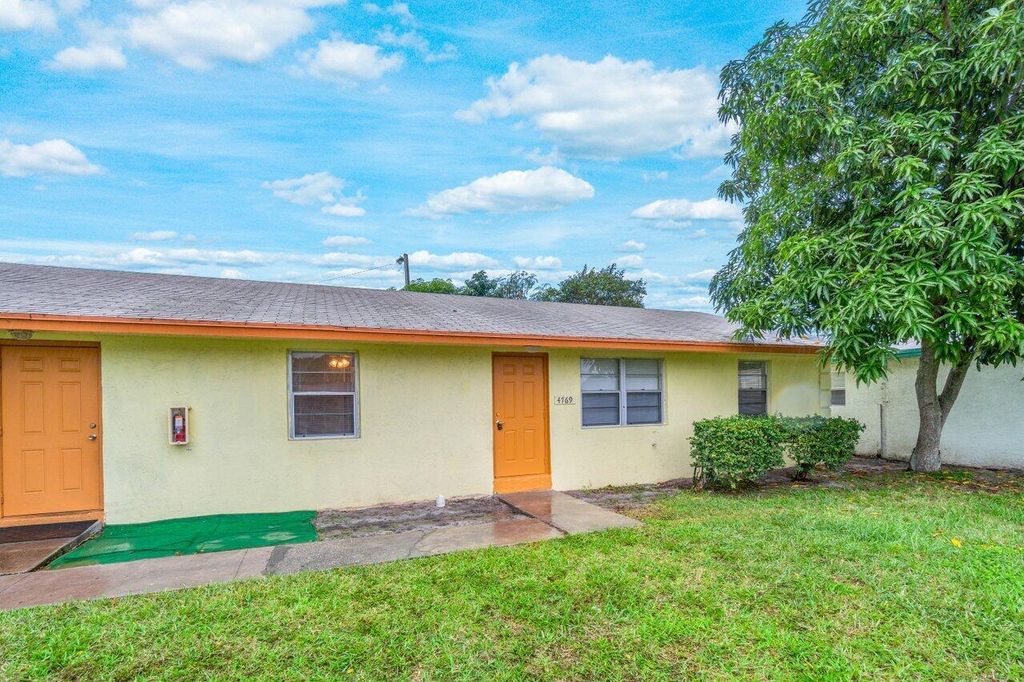 Photo of 4769 Gulfstream Road, Lake Worth, FL 33460 (MLS # R11039647)