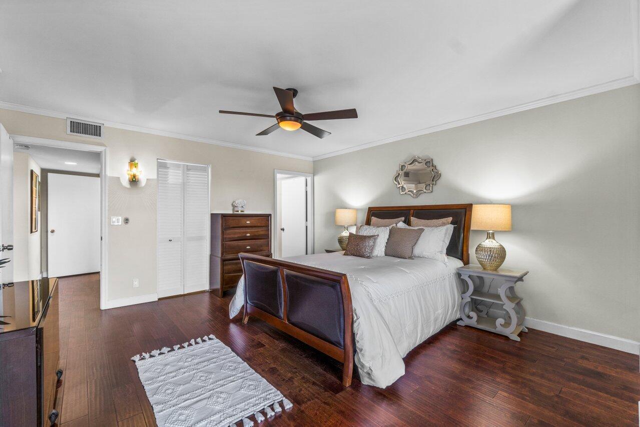 HUNTINGTON LAKES SEC FIVE CONDOS - Residential