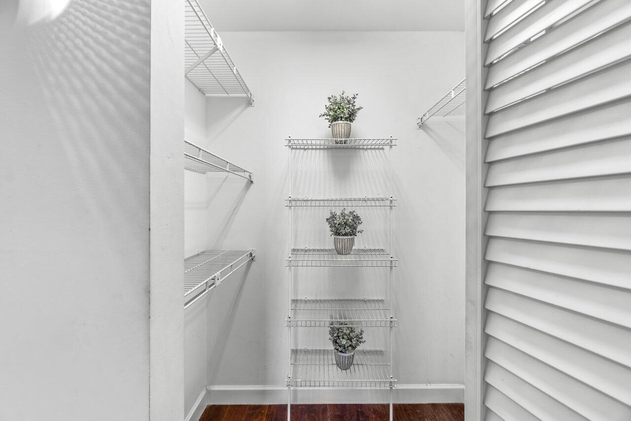 HUNTINGTON LAKES SEC FIVE CONDOS - Residential