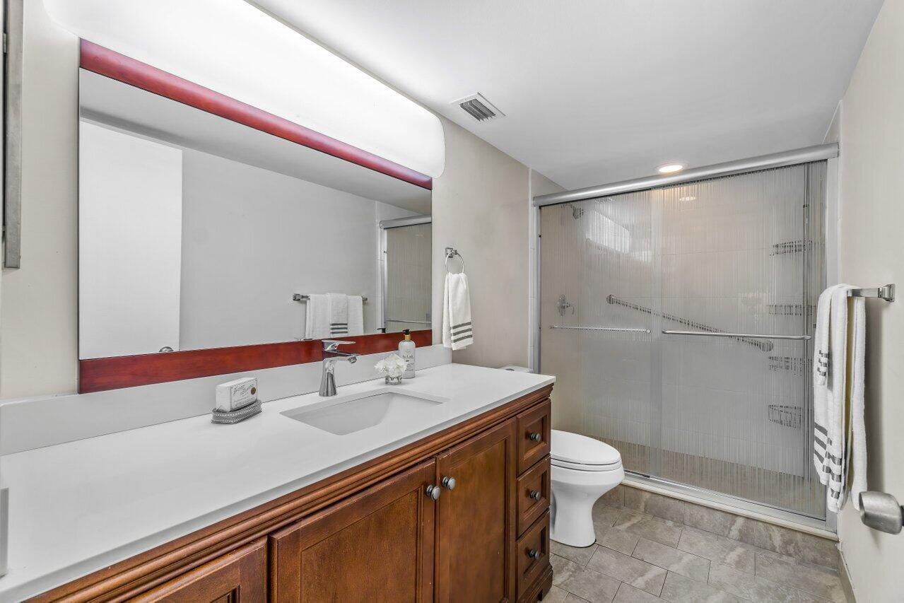 HUNTINGTON LAKES SEC FIVE CONDOS - Residential