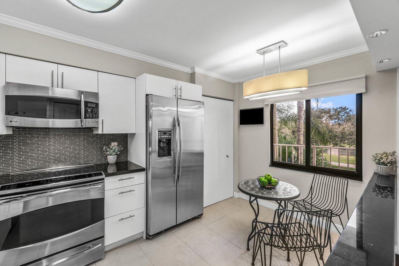 HUNTINGTON LAKES SEC FIVE CONDOS - Residential