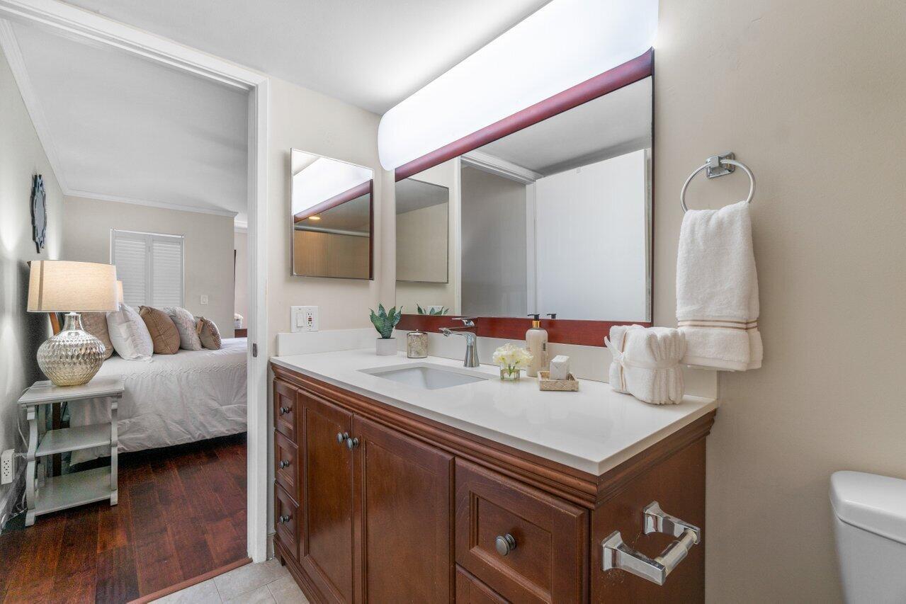 HUNTINGTON LAKES SEC FIVE CONDOS - Residential