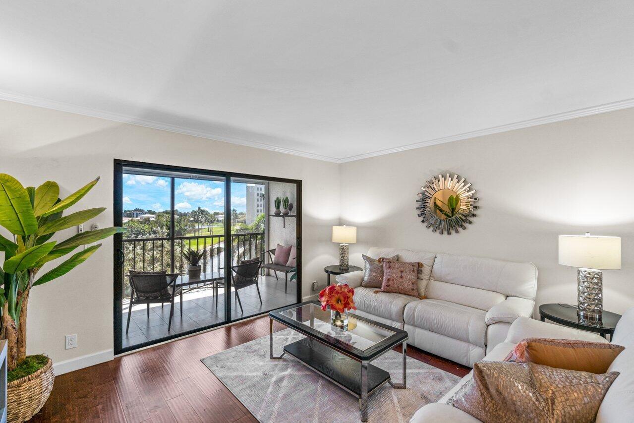 HUNTINGTON LAKES SEC FIVE CONDOS - Residential