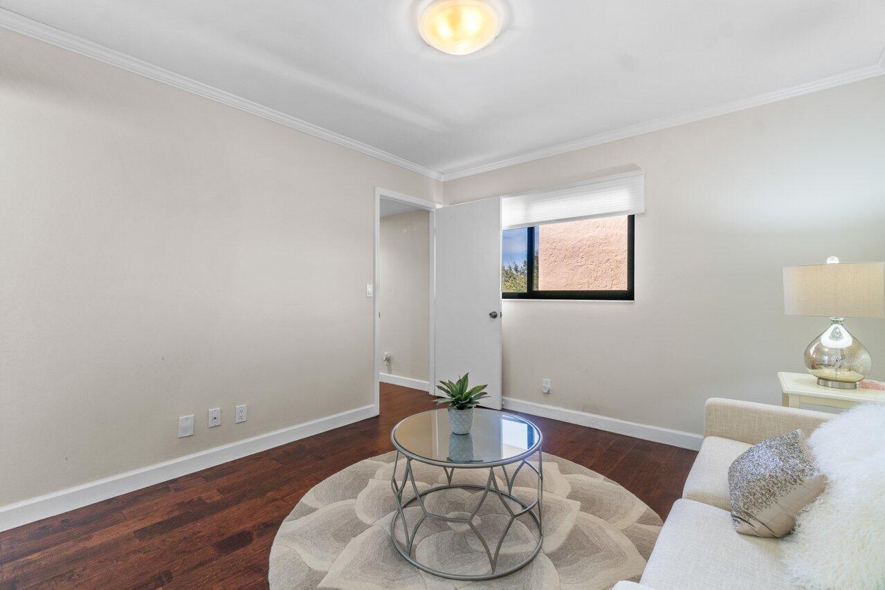 HUNTINGTON LAKES SEC FIVE CONDOS - Residential