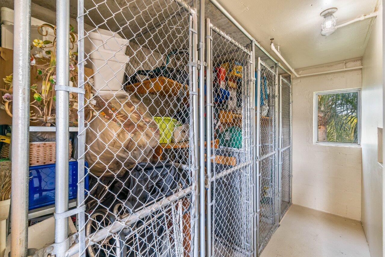 HUNTINGTON LAKES SEC FIVE CONDOS - Residential