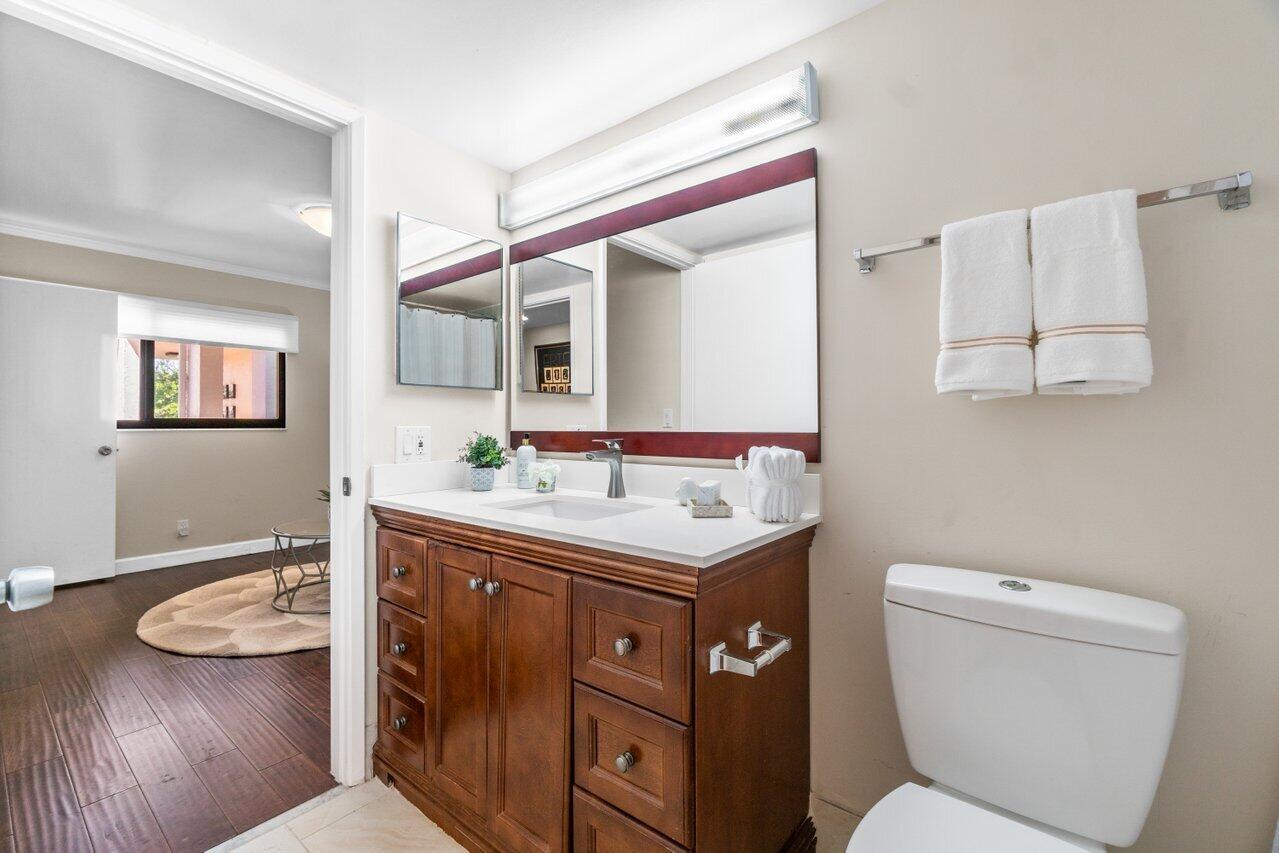 HUNTINGTON LAKES SEC FIVE CONDOS - Residential