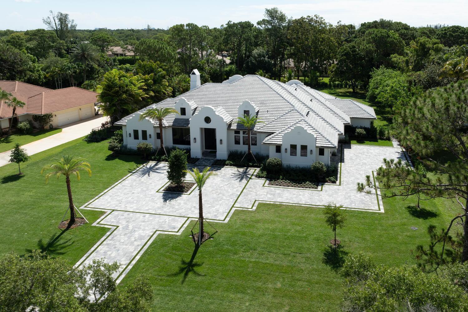 8789 Wendy Lane S