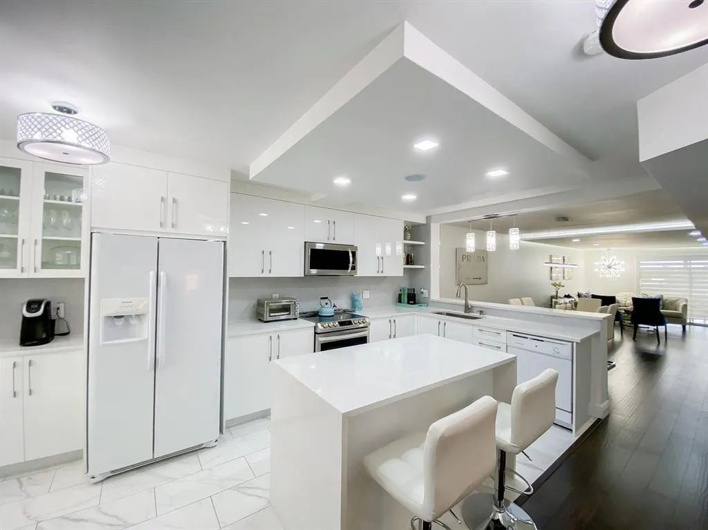 23370 Carolwood Ln Unit 304  