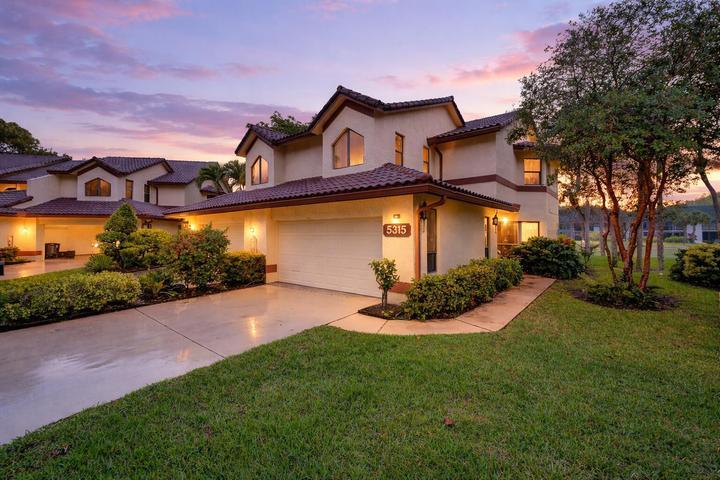 Photo of 5315 10TH FAIRWAY Drive #2, Delray Beach, FL 33484 (MLS # B26077931)