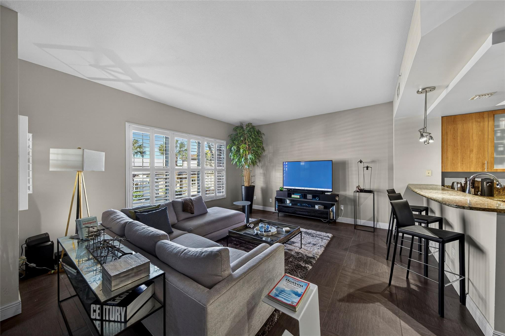 2633 NE 14th Avenue 111