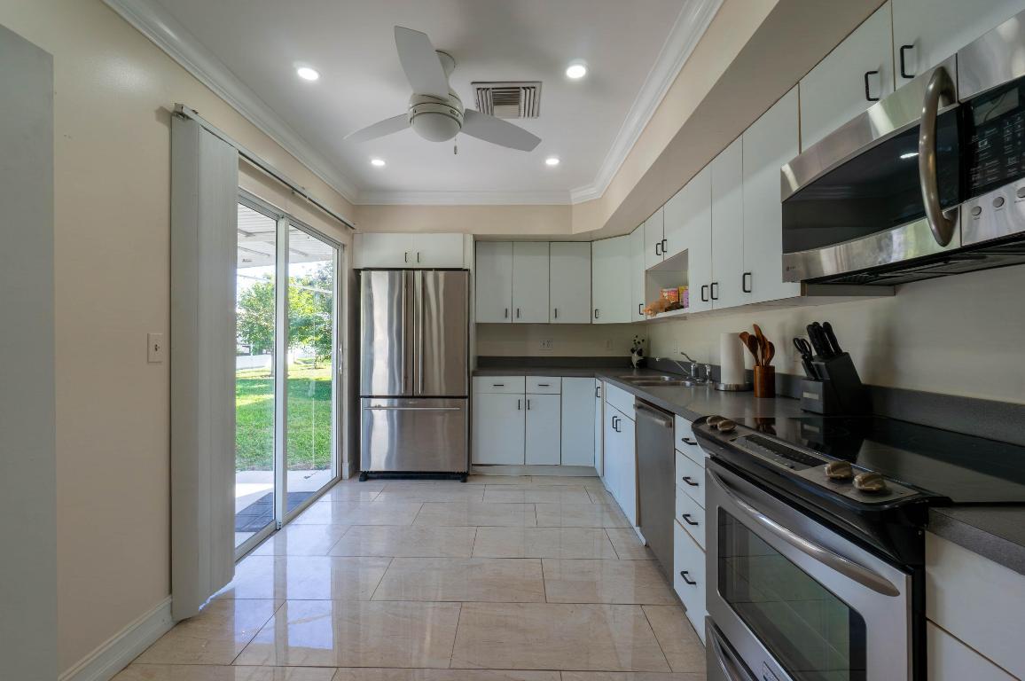 PALM BEACH LEISUREVILLE SEC 2 - Residential