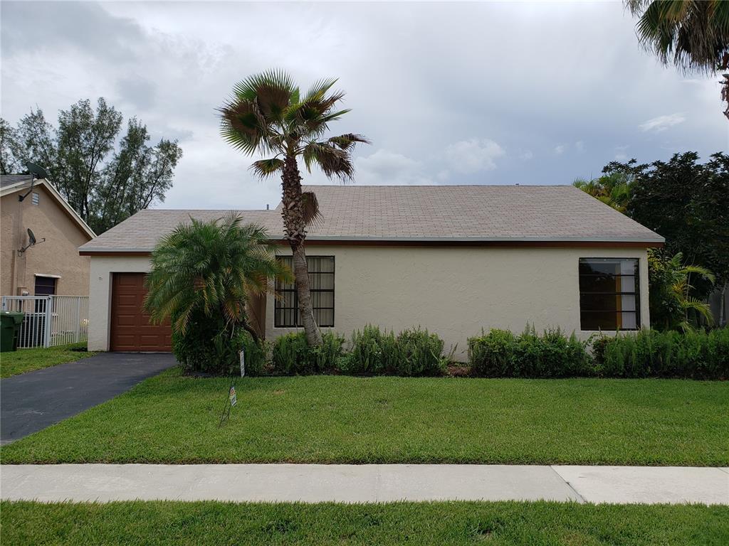 BONAVENTURE LAKES - Residential